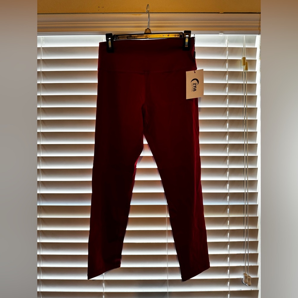 ZYIA Scarlet Red Brilliant Hi-Rise 7/8 24” (14-16)